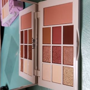 Tarte Warm Wishes Eye & Cheek Palette, matte & glittery